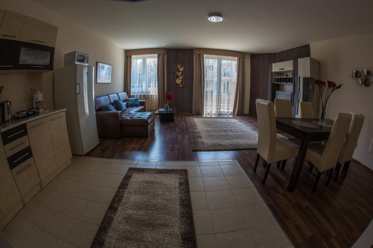 Aqua Line Apartmanház Hajduszoboszlo Exterior foto