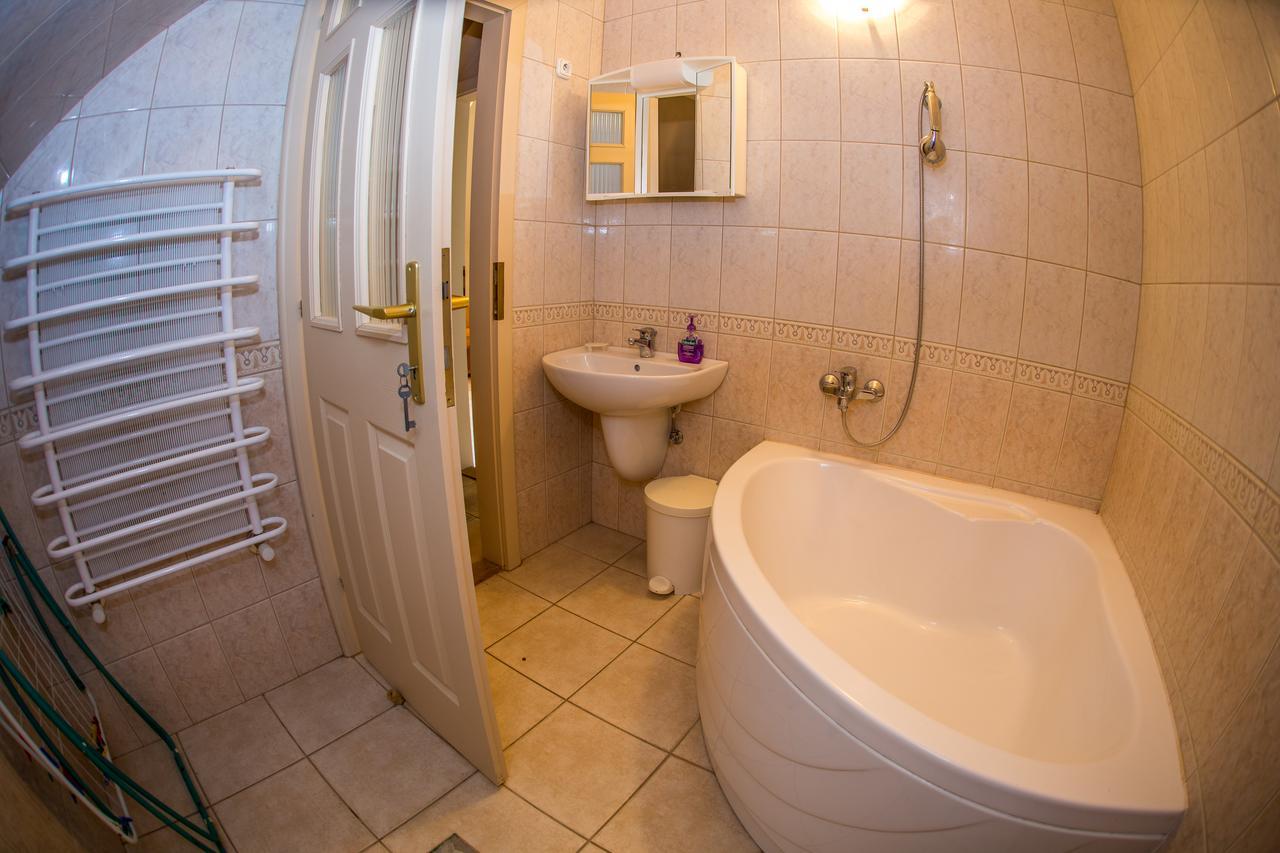 Aqua Line Apartmanház Hajduszoboszlo Exterior foto