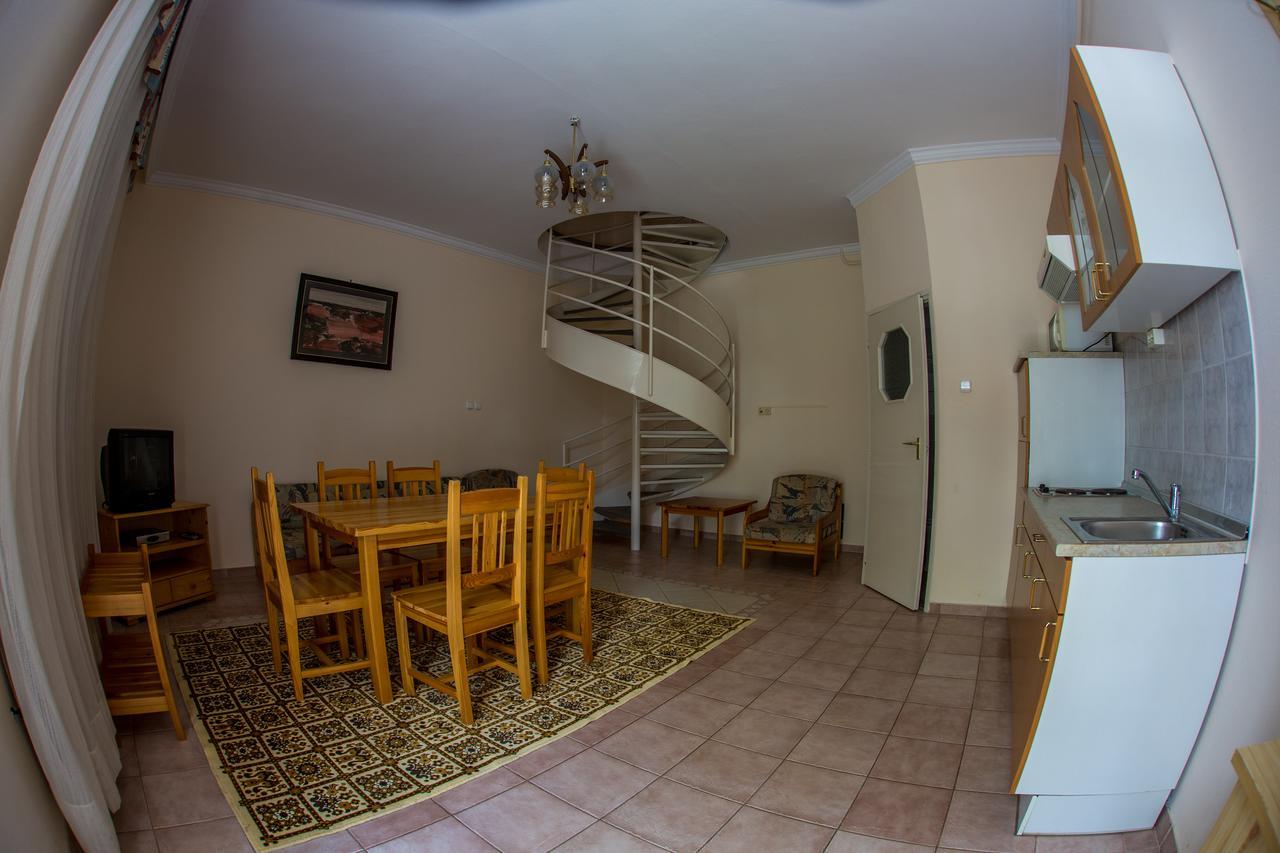 Aqua Line Apartmanház Hajduszoboszlo Exterior foto