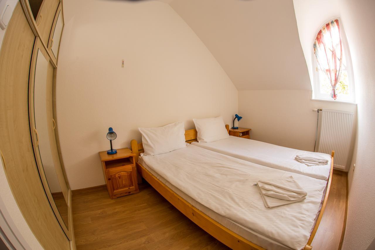 Aqua Line Apartmanház Hajduszoboszlo Exterior foto