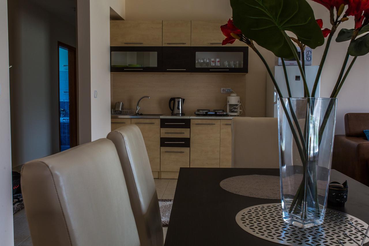 Aqua Line Apartmanház Hajduszoboszlo Exterior foto