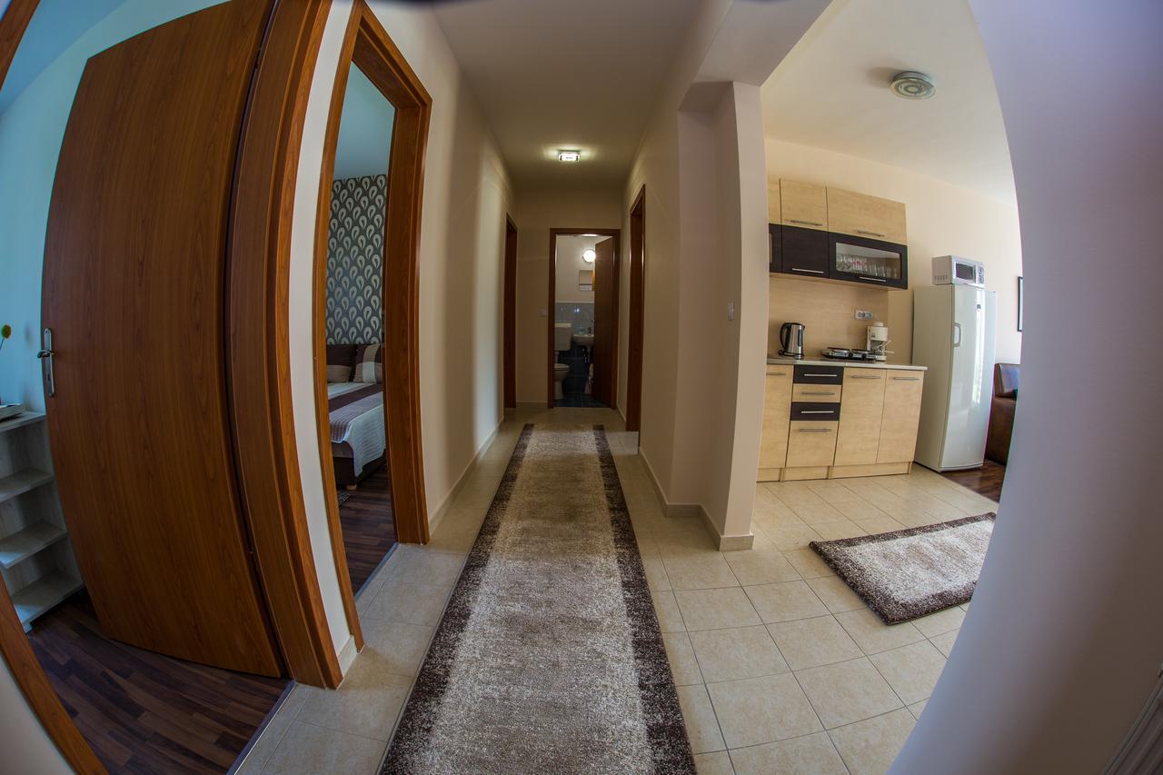 Aqua Line Apartmanház Hajduszoboszlo Exterior foto