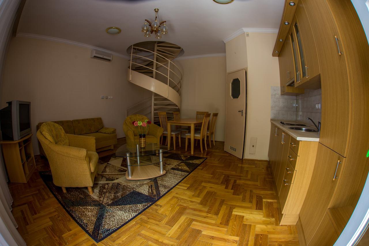Aqua Line Apartmanház Hajduszoboszlo Exterior foto